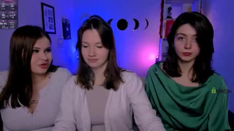 kitniss online show from March 1, 8:13 pm