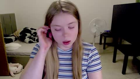 Jennyblonde and Emmabrunette online show from November 21, 4:05 pm