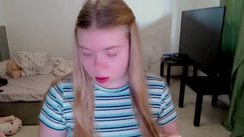 Jennyblonde and Emmabrunette online show from June 4, 3:07 pm