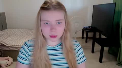 Jennyblonde and Emmabrunette online show from June 15, 5:49 pm