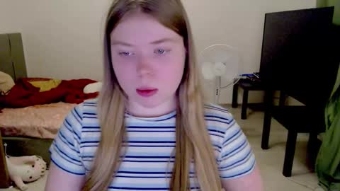 Jennyblonde and Emmabrunette online show from January 16, 3:43 pm