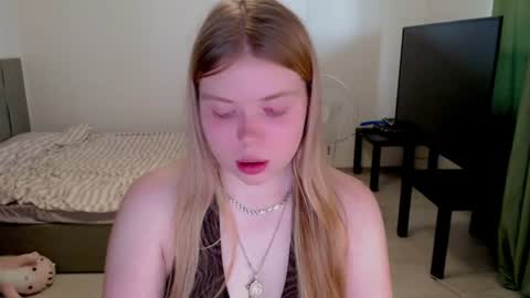Jennyblonde and Emmabrunette online show from July 10, 3:39 pm