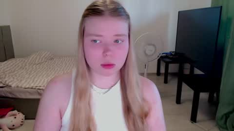 Jennyblonde and Emmabrunette online show from July 24, 3:42 pm