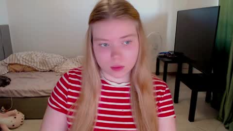Jennyblonde and Emmabrunette online show from June 7, 5:18 pm