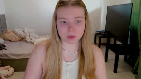 Jennyblonde and Emmabrunette online show from June 6, 3:51 pm