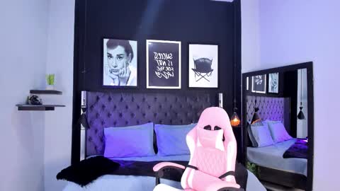 Kitty online show from September 11, 1:34 pm