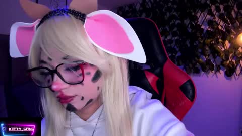 Camila online show from October 31, 2:56 am