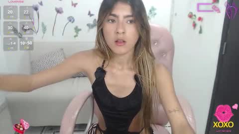 Snapshot of kitty_girl8 chatting on October 21, 7:50 pm kitty  online show from October 21, 7:50 pm