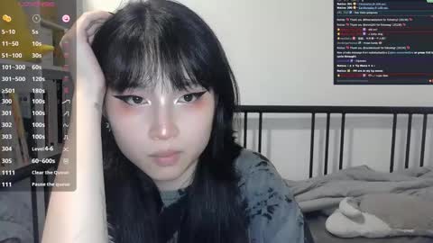 Snapshot of kitty_krush chatting on September 26, 1:02 am Kitty online show from September 26, 1:02 am