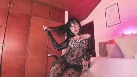 Kitty online show from May 8, 11:32 pm