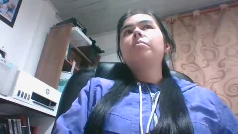 kitty_small69 online show from April 18, 2:13 am