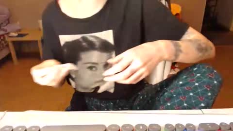 KittyloveMoon online show from April 18, 5:15 pm