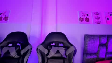 kitty online show from April 8, 1:41 am