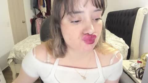 kittywantslove23 online show from January 10, 12:38 am