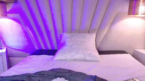 Kitty Hill online show from March 21, 5:13 am