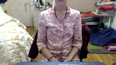 KiuminBerry online show from October 2, 11:53 am