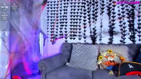 Lili online show from October 29, 12:01 am