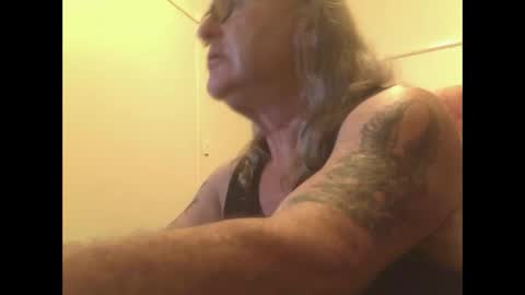 knobout online show from April 2, 1:18 pm