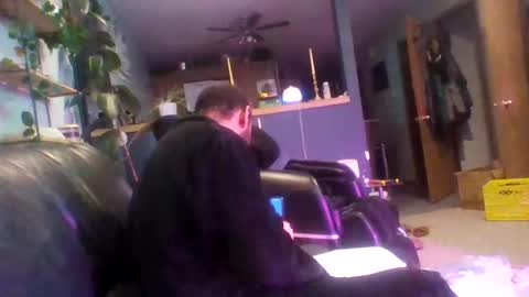 A Dick Ting online show from December 17, 7:28 am