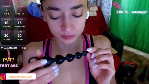 Gal online show from October 27, 8:03 am