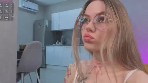 Jess online show from June 7, 11:37 am