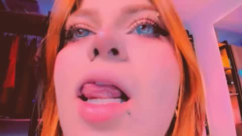 Khloe online show from March 26, 1:22 am