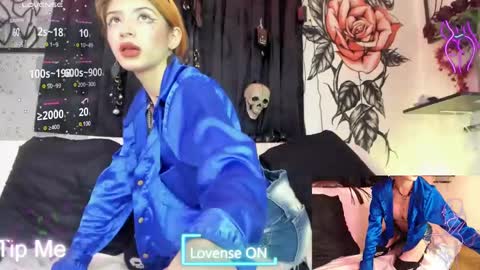 kratos_and_afrodita online show from March 6, 3:24 am