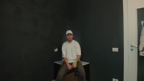 KrewVaughn online show from March 15, 6:51 am