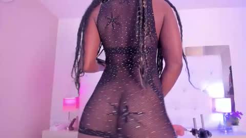 Louise online show from December 3, 7:14 pm