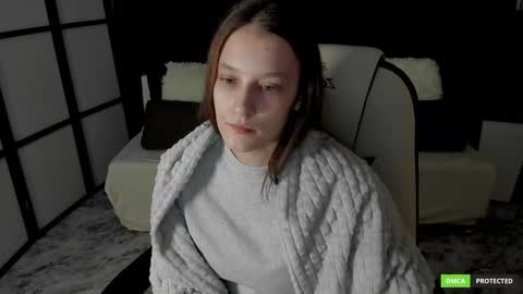 krisdoeil online show from December 14, 2:18 am