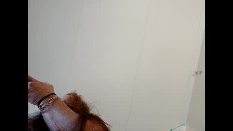 krismitch online show from September 22, 6:23 pm