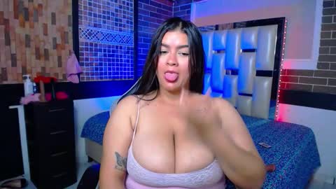 kriss_sweetboobs online show from March 1, 3:05 pm