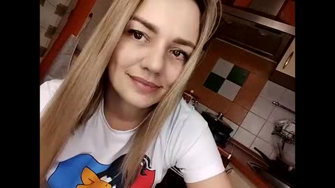 KrissSexi online show from March 5, 9:15 pm