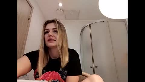 KrissSexi online show from February 15, 3:09 am