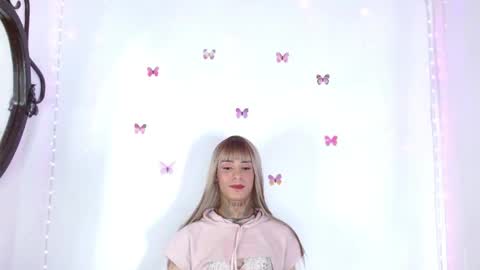 krisstal703358 online show from March 22, 3:10 am