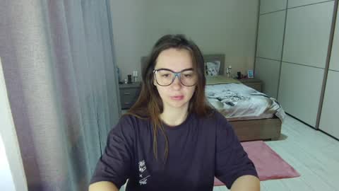 twitter    Annemarye 23 online show from April 9, 5:00 am