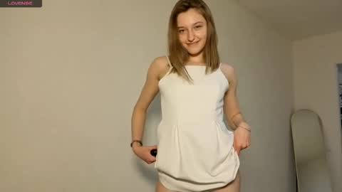 kristandaty online show from March 8, 5:39 pm