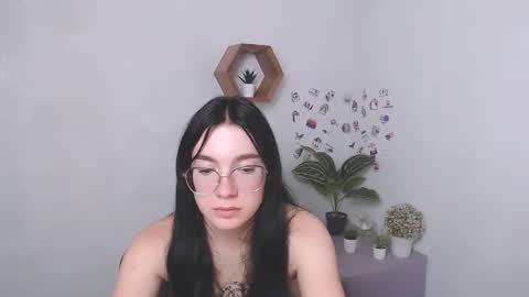 Snapshot of kristenx_x chatting on September 12, 12:51 pm Kristen online show from September 12, 12:51 pm