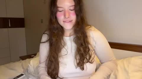 kristiekitty online show from May 3, 11:33 pm