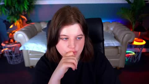 kristifoxy online show from April 12, 7:45 am