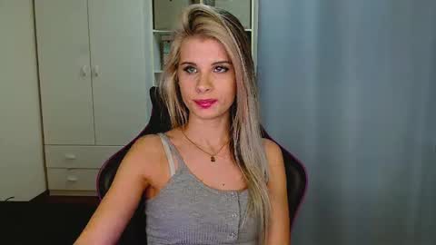 KristineAmore online show from February 16, 9:02 pm