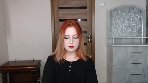 Snapshot of kristy_fran chatting on September 13, 8:33 pm Kristy online show from September 13, 8:33 pm