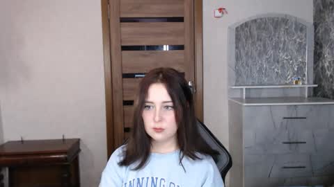 Snapshot of kristy_fran chatting on October 18, 10:25 pm Kristy online show from October 18, 10:25 pm