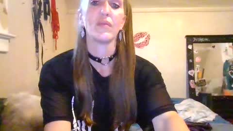 Snapshot of kristycake chatting on October 19, 6:01 pm Kristycake online show from October 19, 6:01 pm