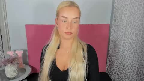 KristyFlowers online show from April 13, 4:33 pm