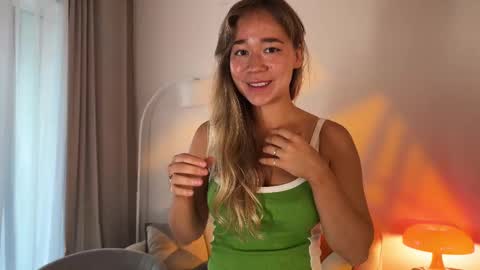 Snapshot of kristyspiritedaway chatting on October 6, 2:02 pm Kristy Nip slip shady  Best model on CB  online show from October 6, 2:02 pm