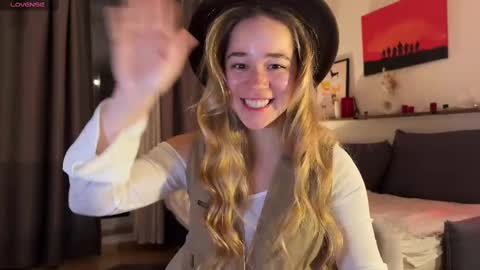 Snapshot of kristyspiritedaway chatting on March 9, 5:39 pm Kristy Nip slip shady  Best model on CB  online show from March 9, 5:39 pm
