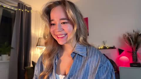 Snapshot of kristyspiritedaway chatting on December 1, 8:00 pm Kristy Nip slip shady  Best model on CB  online show from December 1, 8:00 pm