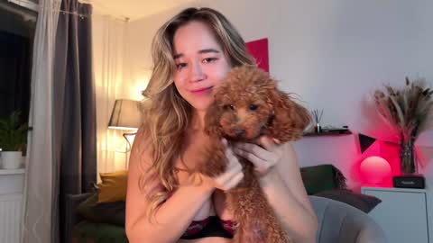 Snapshot of kristyspiritedaway chatting on December 3, 9:50 pm Kristy Nip slip shady  Best model on CB  online show from December 3, 9:50 pm