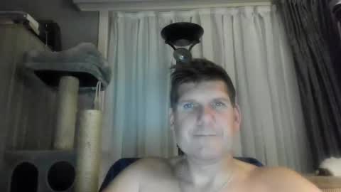krisv80 online show from October 20, 8:47 pm